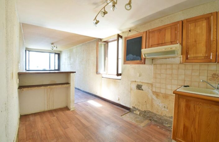 *** EXCLUSIVITE *** MAISON DE VILLE AVEC PETIT GARAGE ET CAVE - A RENOVER *** BILLOM 63160 *** — photo 3