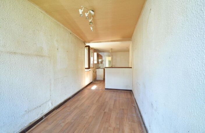 *** EXCLUSIVITE *** MAISON DE VILLE AVEC PETIT GARAGE ET CAVE - A RENOVER *** BILLOM 63160 *** — photo 4
