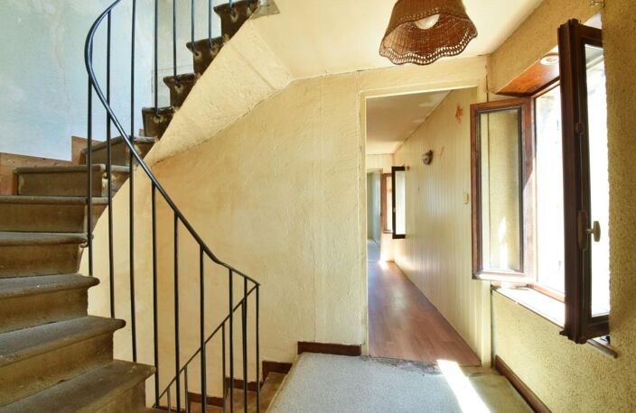 *** EXCLUSIVITE *** MAISON DE VILLE AVEC PETIT GARAGE ET CAVE - A RENOVER *** BILLOM 63160 *** — photo 5