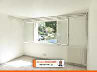 Studio en RDC avec parking BRUYERES LE CHATEL (91) — photo 2