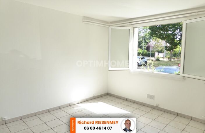 Studio en RDC avec parking BRUYERES LE CHATEL (91) — photo 5