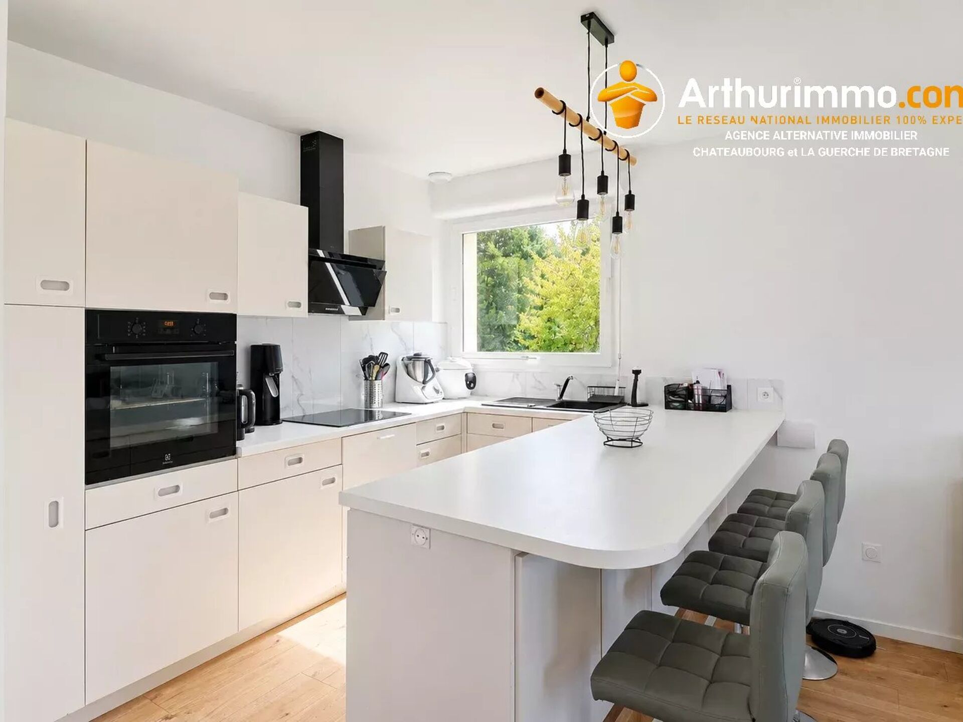 Maison 5 pièces 155 m² · à Châteaubourg · 155 m² · 298 200 €