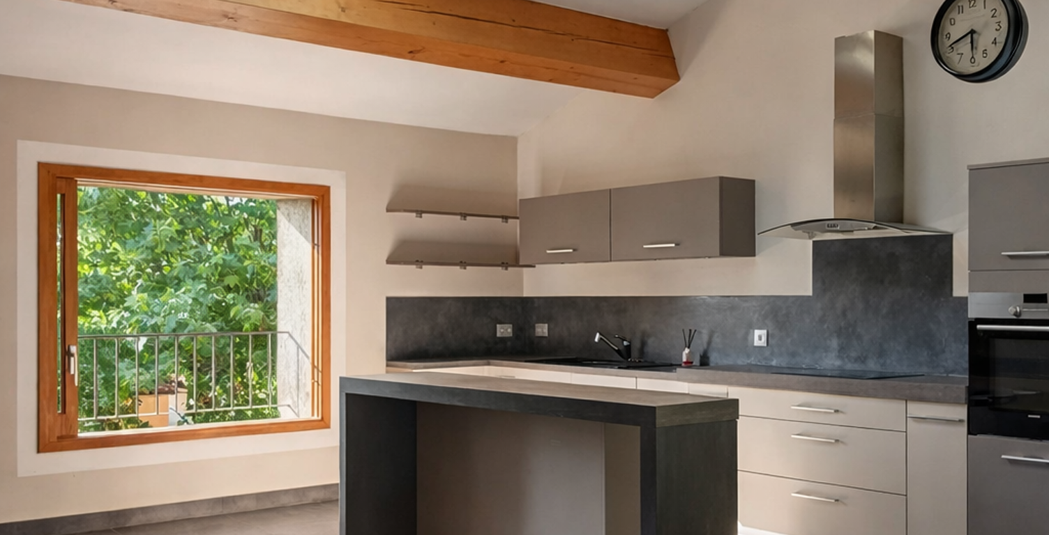 Appartement - 105m² - Le Cannet-des-Maures — photo 1