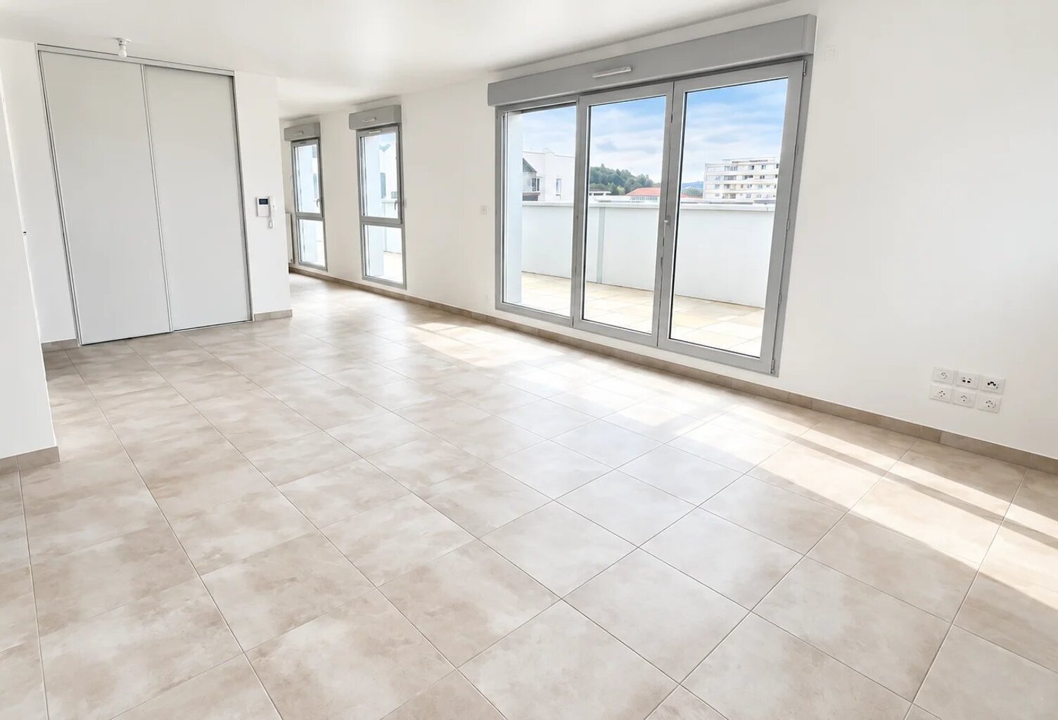 T5 résidence neuve parking 2 terrasses — photo 1