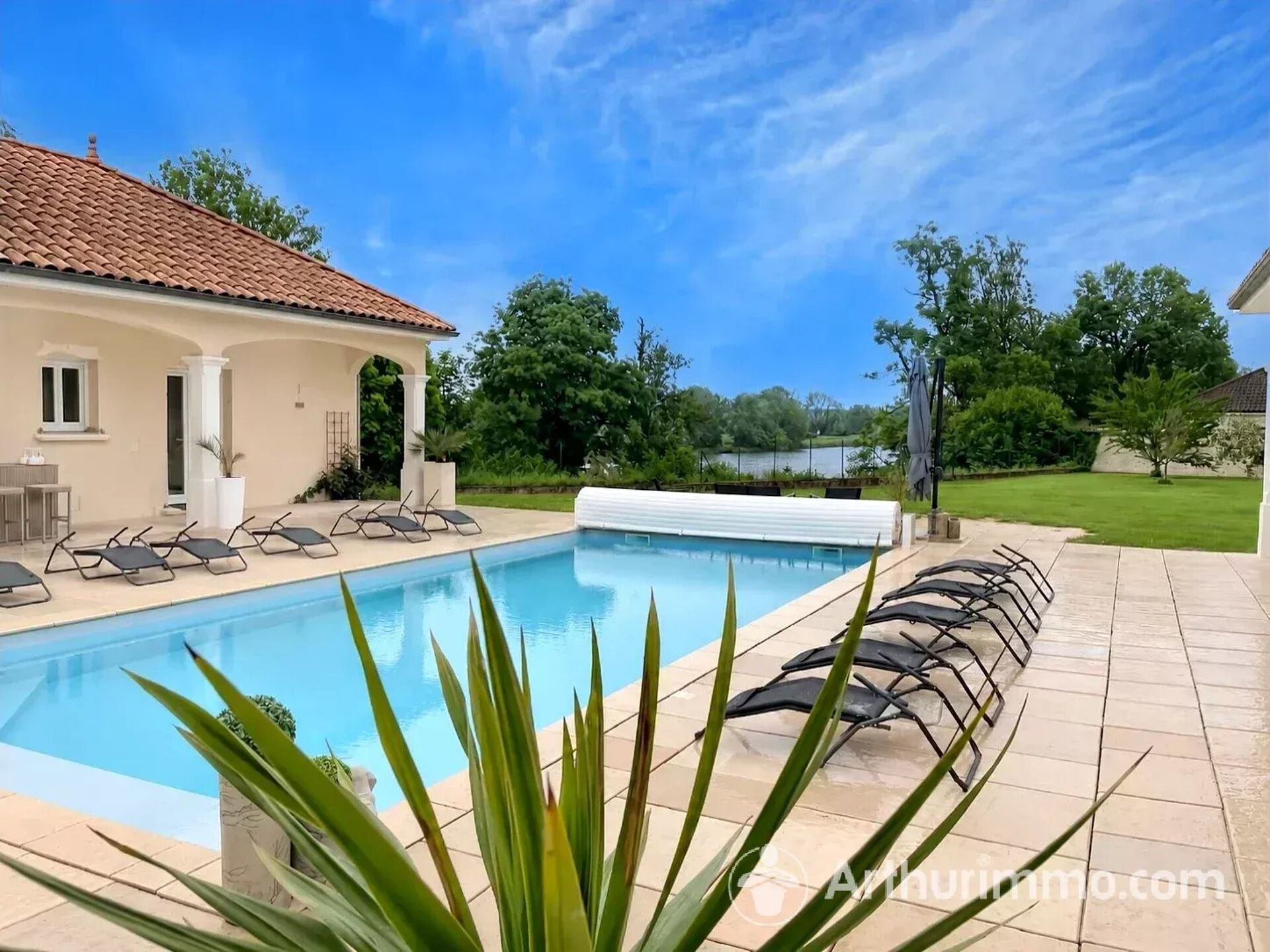 Maison 10 pièces 386 m² · à Dijon · 386 m² · 1 260 000 €