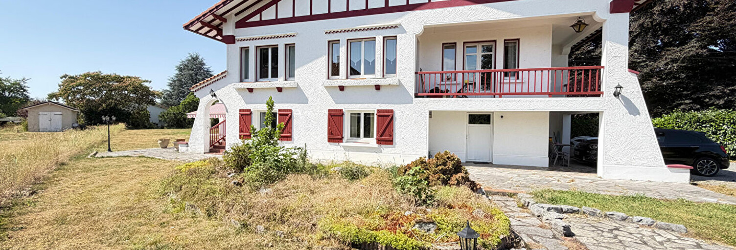 Maison 10 Pièces 250 m² à vendre à Bordes (64510)
