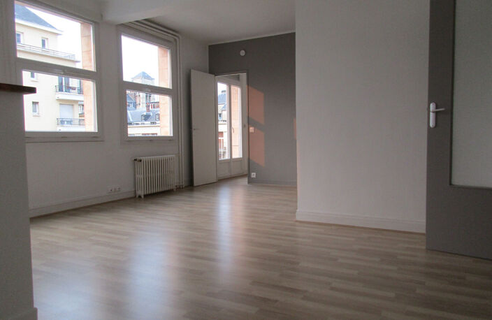 F3 ROUEN (76000) 28 Rue Jacques Lelieur — photo 2