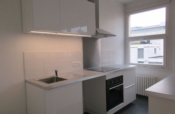 F3 ROUEN (76000) 28 Rue Jacques Lelieur — photo 3