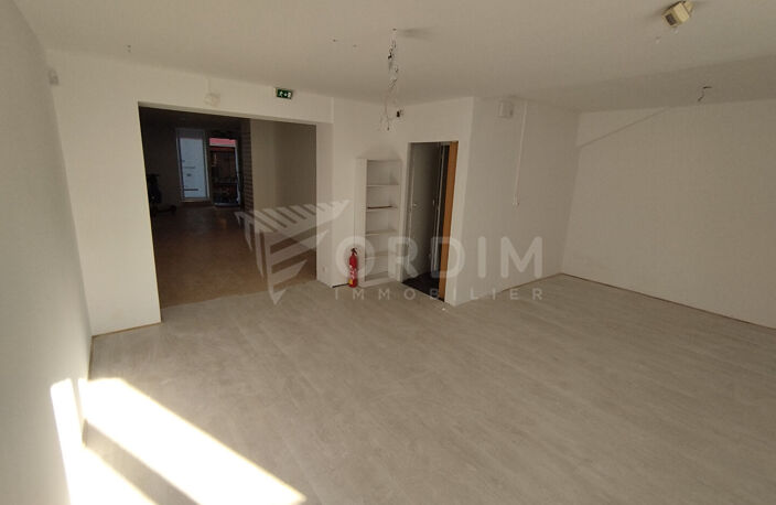 AUXERRE RUE FECAUDERIE LOCAL DE 83M² — photo 4