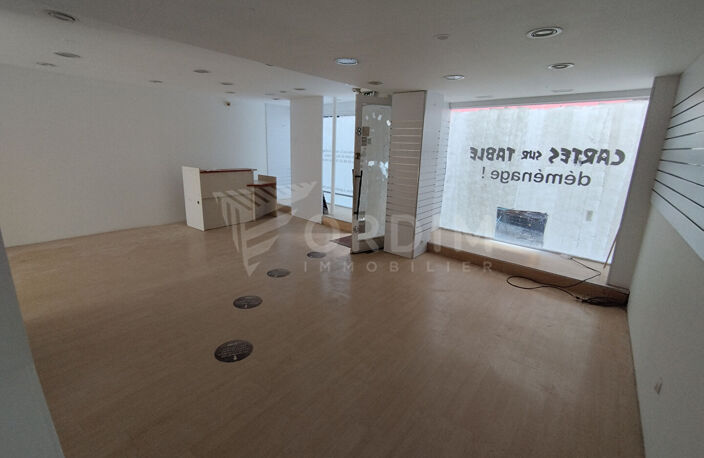 AUXERRE RUE FECAUDERIE LOCAL DE 83M² — photo 5
