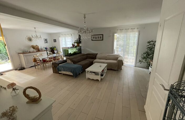 Vente maison 4 pièces 115 m² Jouques (13490) — photo 3