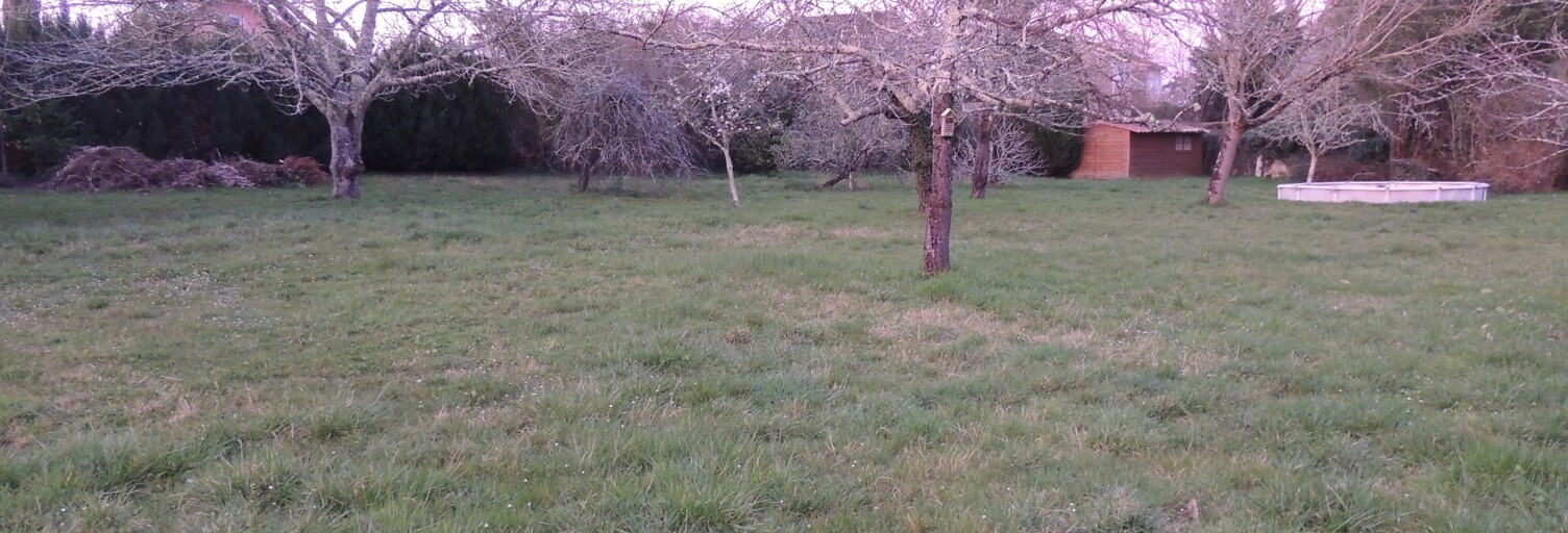 Terrain  1000 m² à vendre à Saint-Astier (24110)