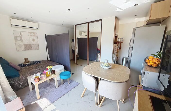 COQUET STUDIO LOUE AVEC PARKING S/SOL — photo 2
