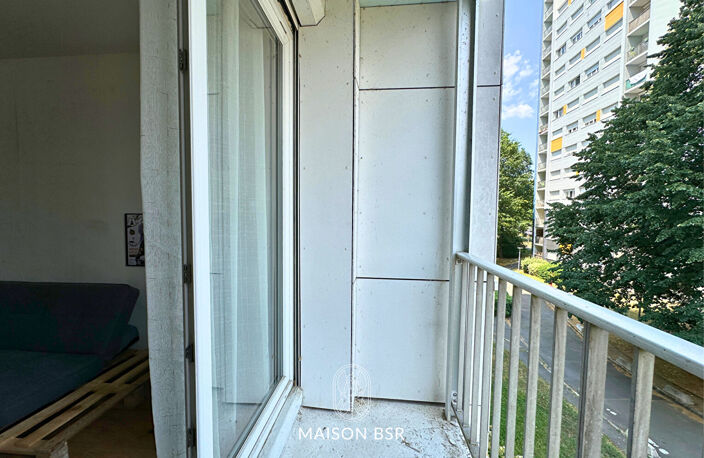 Appartement T2 avec balcon, parking et cave — photo 3