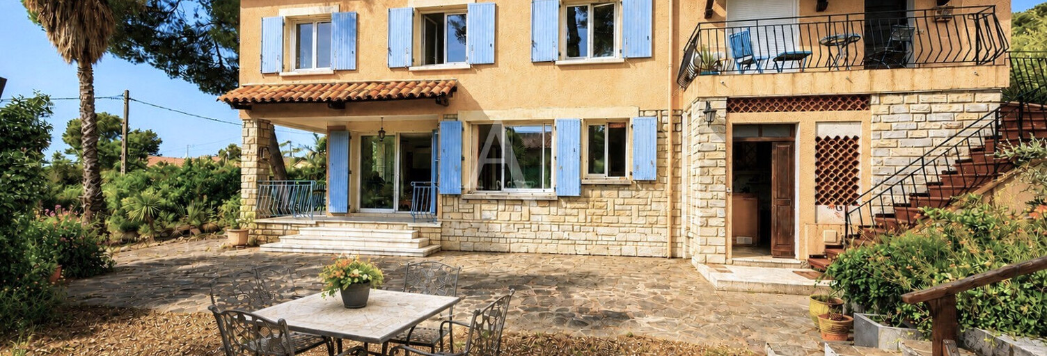 Maison 8 Pièces 172 m² à vendre à Carqueiranne (83320)