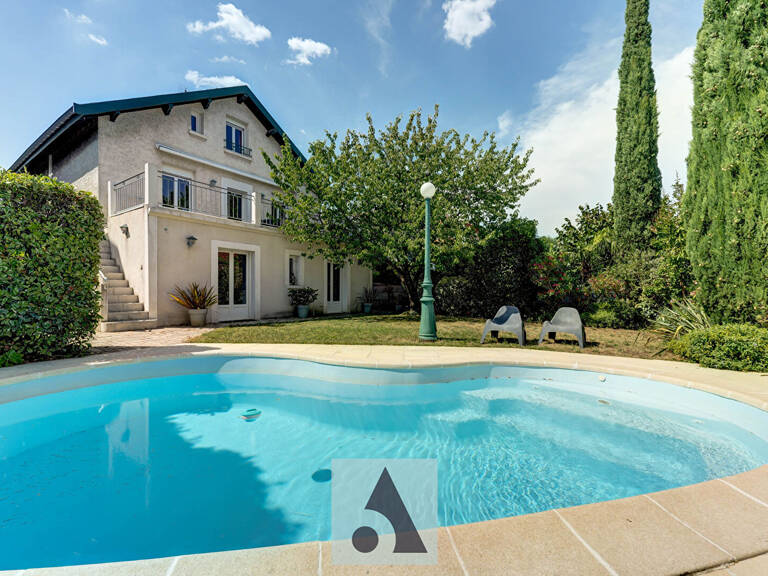 Maison Bron Essarts - Proche Lyon 8e — photo 1