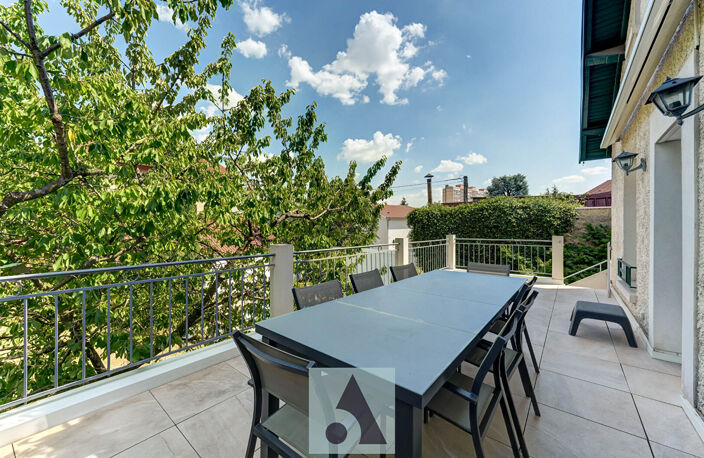 Maison Bron Essarts - Proche Lyon 8e — photo 2