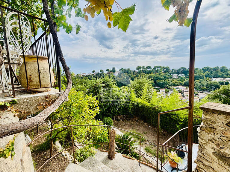 Une adresse rare au coeur du Haut-de-Cagnes — photo 1