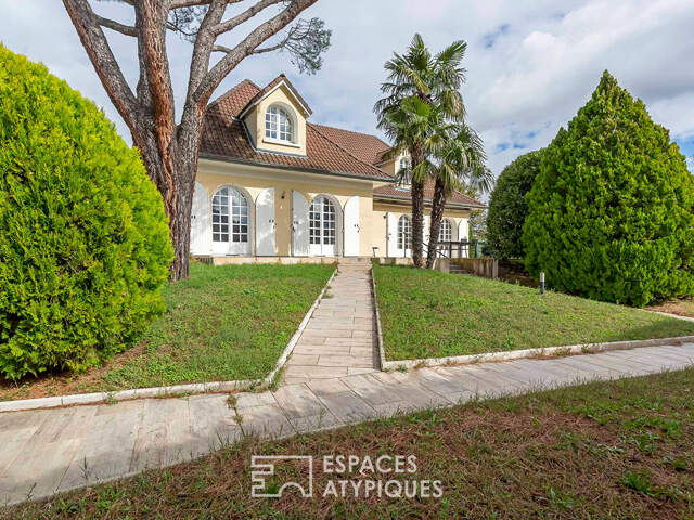 Maison familiale avec jardin et piscine — photo du bien