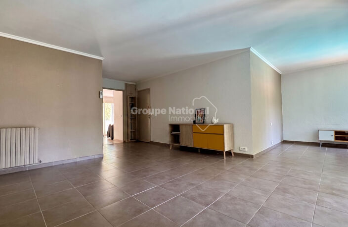 Appartement P4 de 91 m² avec parking dans résidence avec piscine Nîmes - Trois Pliers — photo 4