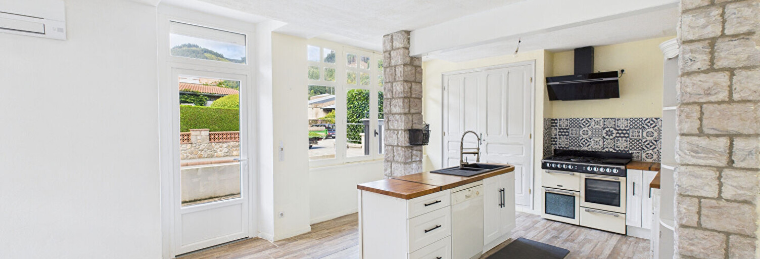 Maison 7 Pièces 180 m² à vendre à Le Cheylard (07160)