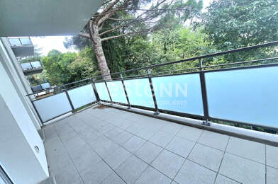 Appartement 3 pièces 871 €