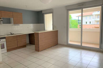 Appartement 3 pièces 852 €