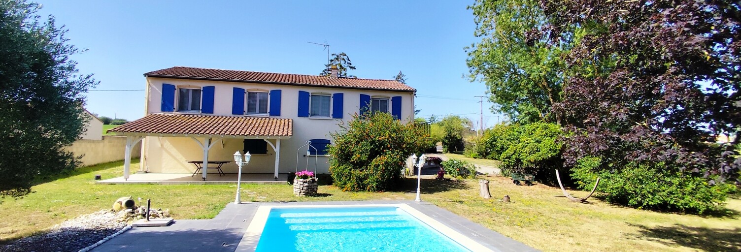 Maison 5 Pièces 102 m² à vendre à Saint-Martin-de-Bernegoue (79230)