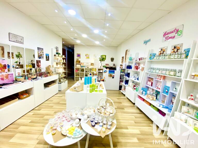 Vente Boutique/Local commercial 61 m&sup2; — photo 1