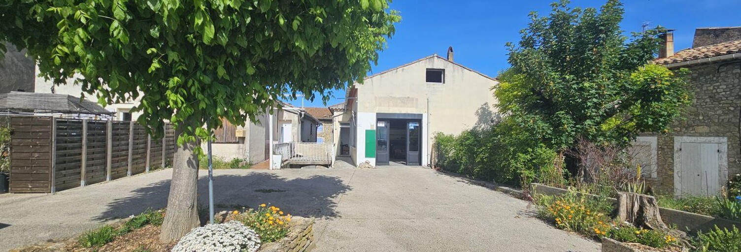 Commerce  70 m² à louer à Saint-Julien-de-Peyrolas (30760)