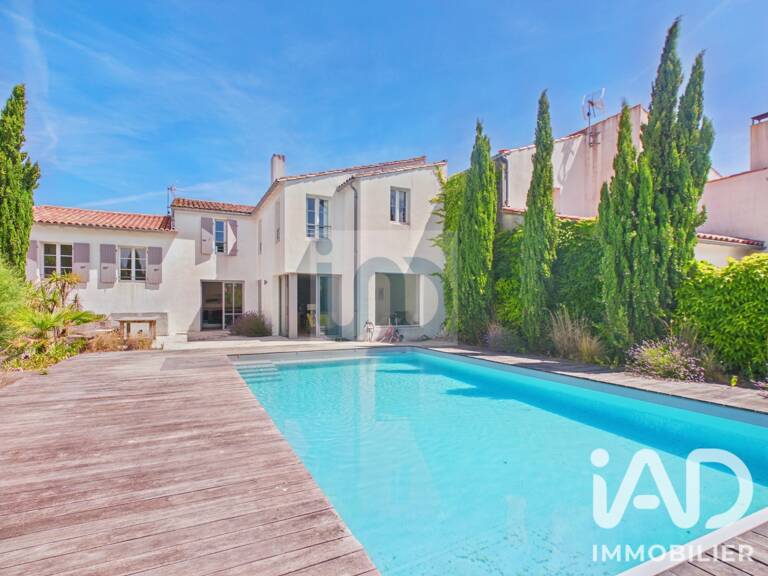 Vente Maison/villa 8 pièces — photo 1