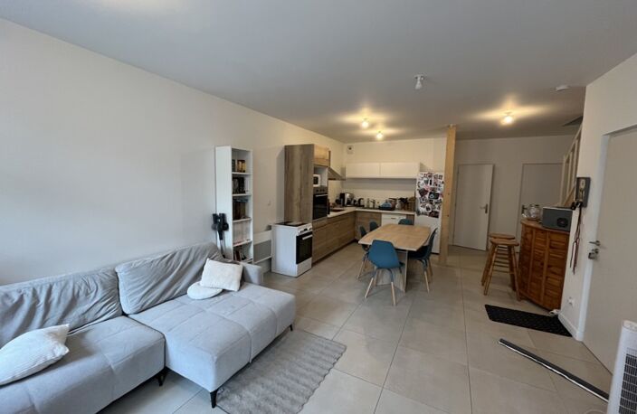 Vente appartement 4 pièces 84 m² Cadillac-sur-Garonne (33410) — photo 3