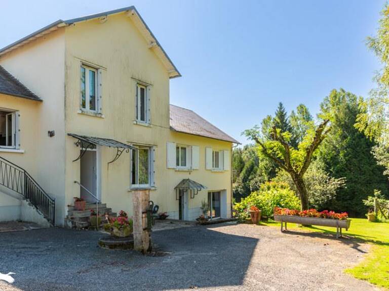 Maison en pierre de 6 pièces principales — photo 1