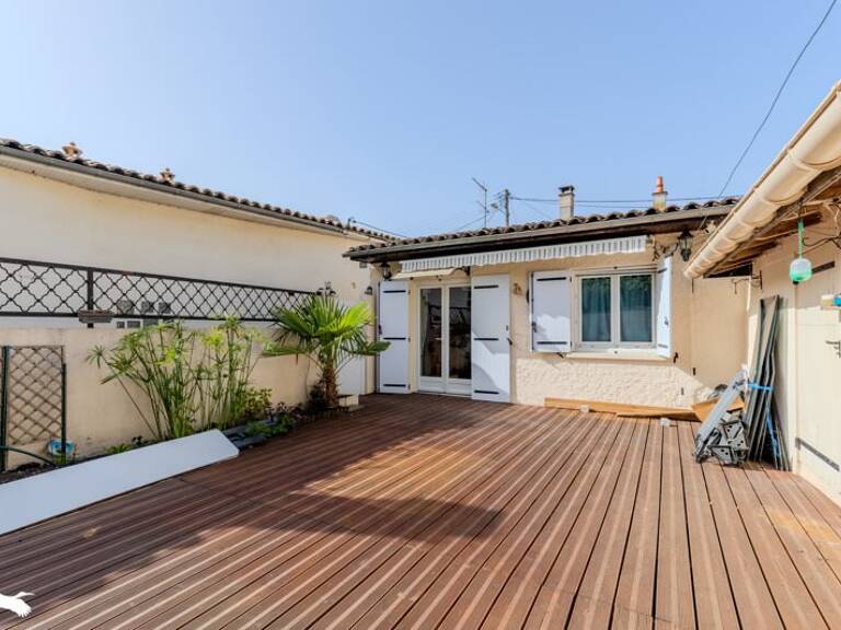 Maison en pierre de 3 pièces principales — photo 1
