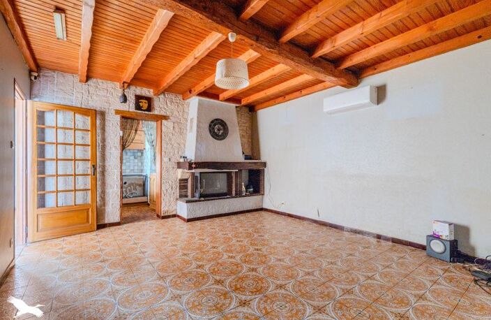 Maison en pierre de 3 pièces principales — photo 2