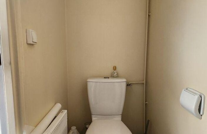 Location Local d'activités 95 m&sup2; — photo 4