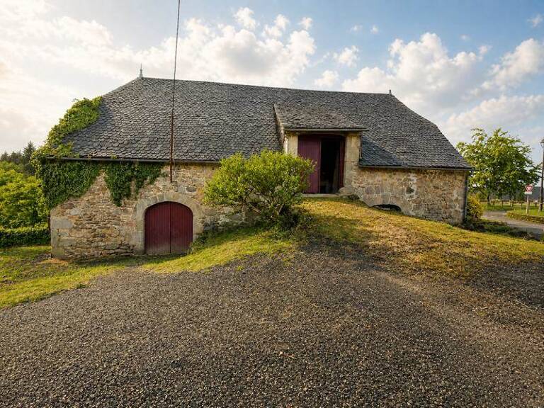 Maison en pierre de 4 pièces principales — photo 1