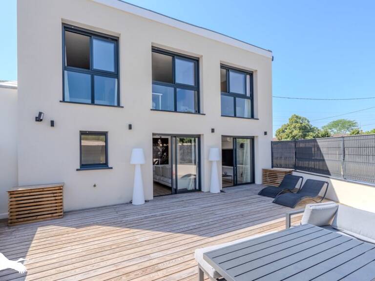 Contemporaine de 6 pièces principales — photo 1