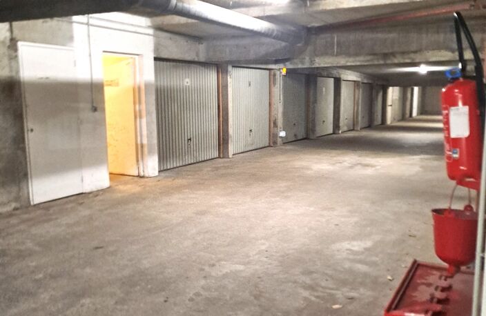 Vente Garage 12 m&sup2; — photo 2