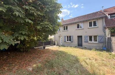 Maison en pierre de 4 pièces principales — photo du bien