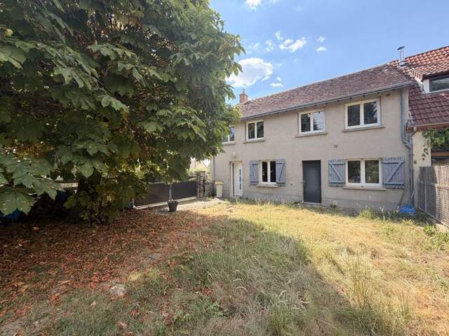 Maison en pierre de 4 pièces principales — photo du bien