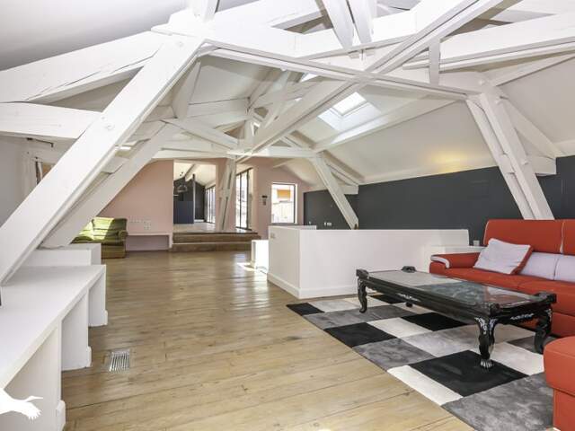 Duplex de 8 pièces principales — photo du bien