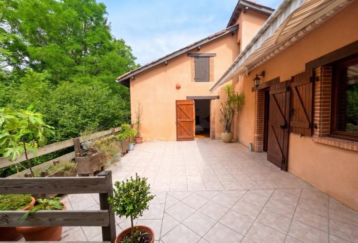 Maison en pierre de 4 pièces principales — photo 1