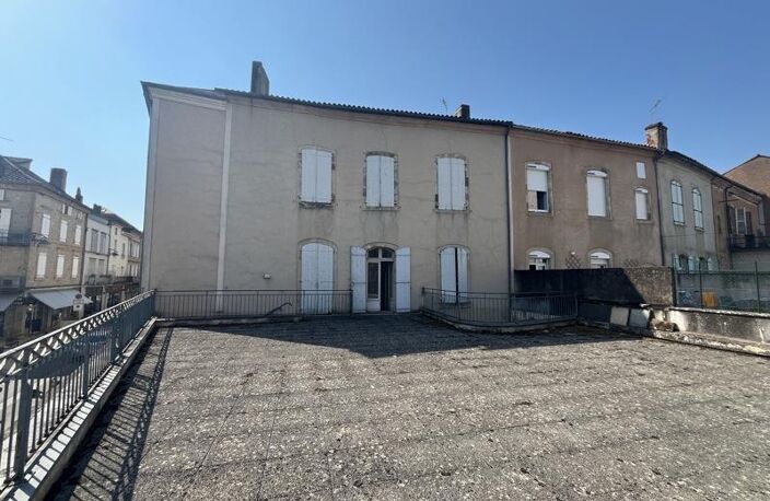 Vente immeuble   Saint-Céré (46400) — photo 2