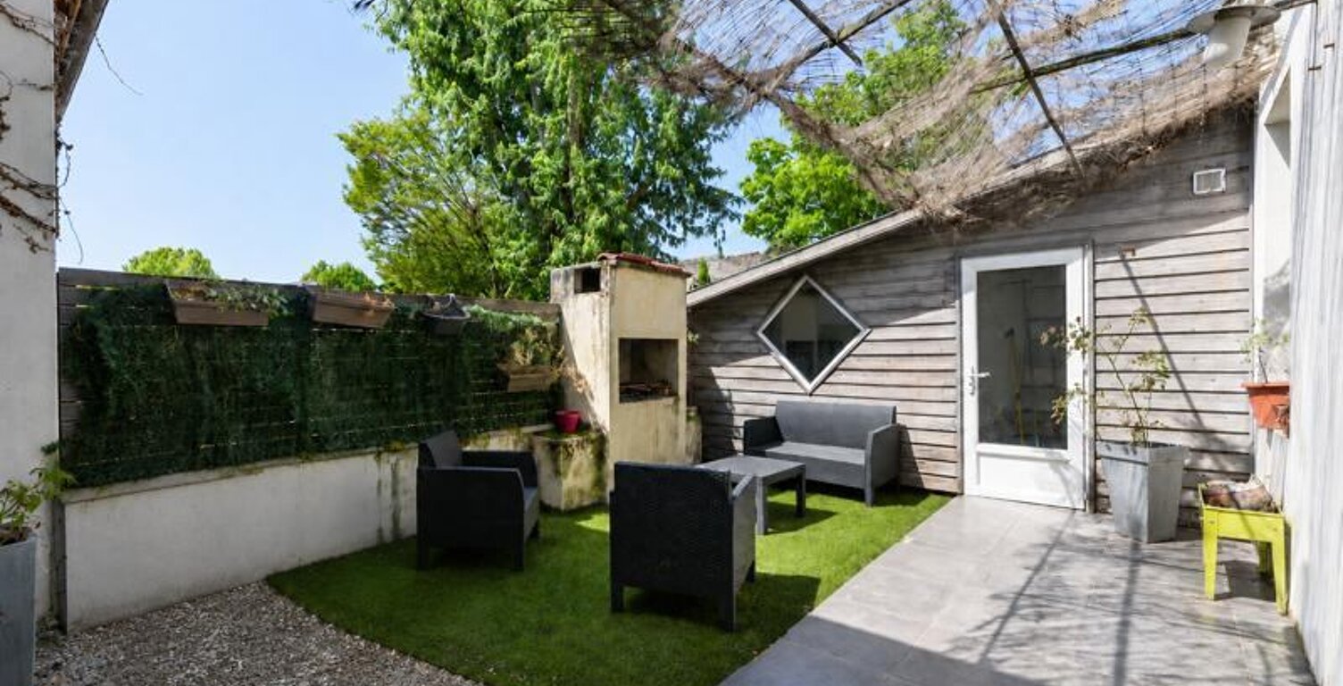 Maison de ville de 8 pièces principales — photo 1