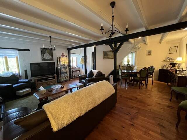 Maison de bourg de 5 pièces principales — photo du bien