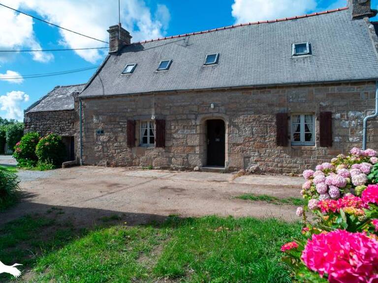 Maison en pierre de 3 pièces principales — photo 1