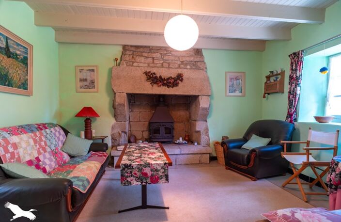 Maison en pierre de 3 pièces principales — photo 2
