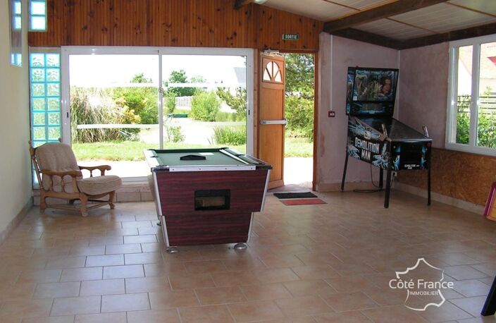 PROPRIETE de 3 hectares avec PISCINE, CHALETS et ETANGS — photo 2