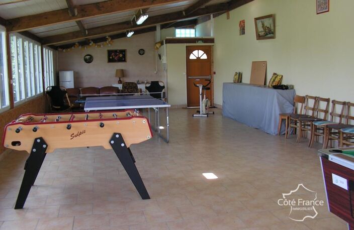 PROPRIETE de 3 hectares avec PISCINE, CHALETS et ETANGS — photo 3